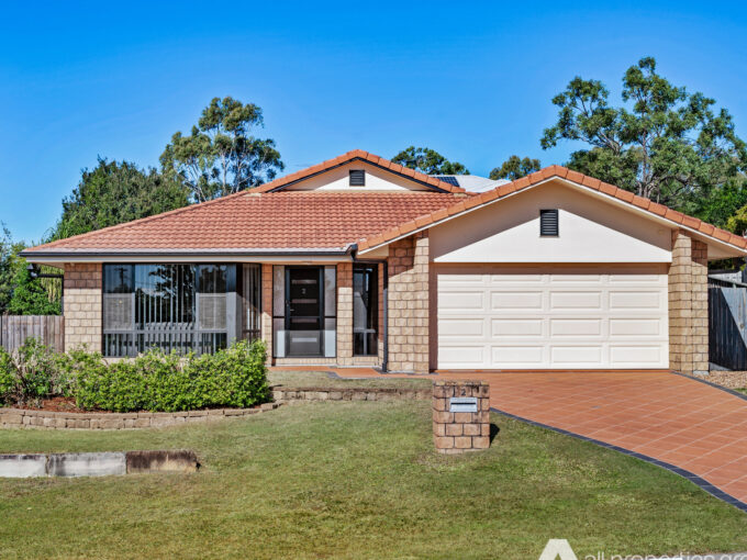 2 Juniper Street, Heathwood QLD 4110