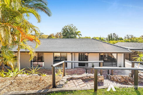 26 Leighton Drive, Edens Landing QLD 4207