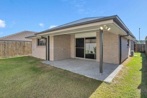 57 Village Boulevard, Pimpama QLD 4209