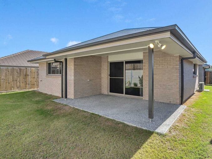 57 Village Boulevard, Pimpama QLD 4209