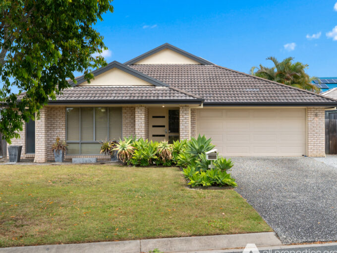 4 Gardenia Circuit, Heathwood QLD 4110