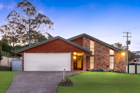 50 Thoms Crescent, Mount Warren Park QLD 4207