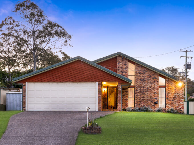 50 Thoms Crescent, Mount Warren Park QLD 4207