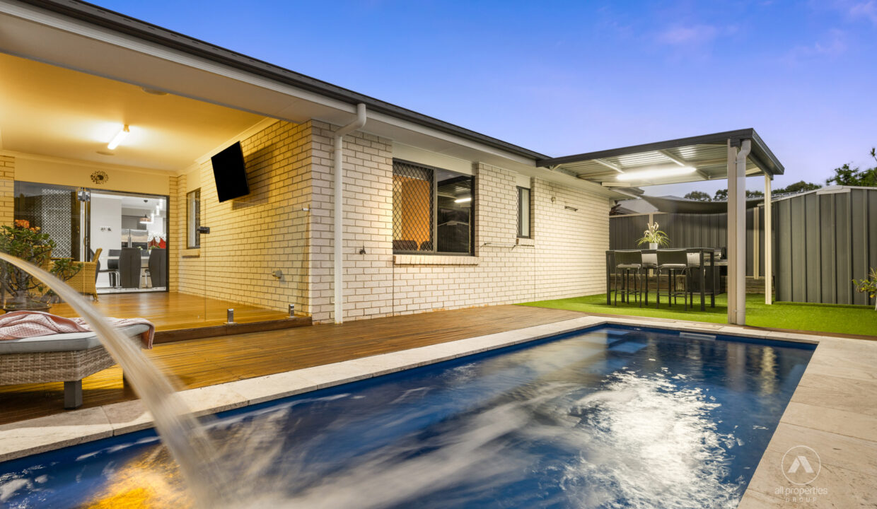 5 Alabaster Drive, Logan Reserve